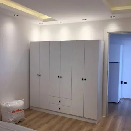 Sunny And Spacious Apartment *